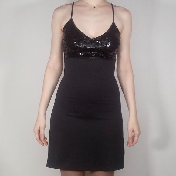 Sparkly Sequins Fitted Backless Mini Dress - Picture 2 of 13
